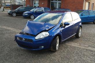 Salvage car Fiat Grande Punto Blau 599/A Slooponderdelen Deur Achterklep Achterbumper 2007/10