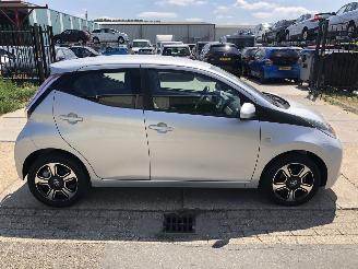 krockskadad bil auto Toyota Aygo 1.0vvt-i X-PLAY , Airco, Kamera 2016/5