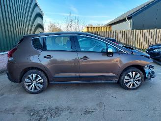 Coche siniestrado Peugeot 3008  2014/8
