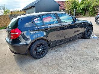 BMW 1-serie 116 i picture 9