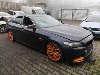 Vrakbiler auto BMW 5-serie 5 serie (F10), Sedan, 2009 / 2016 530d xDrive 24V Blue Performance 2013/0