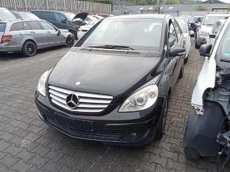 Vrakbiler auto Mercedes B-klasse B (W245), Hatchback, 2005 / 2011 2.0 B-180 CDI 16V 2008/1