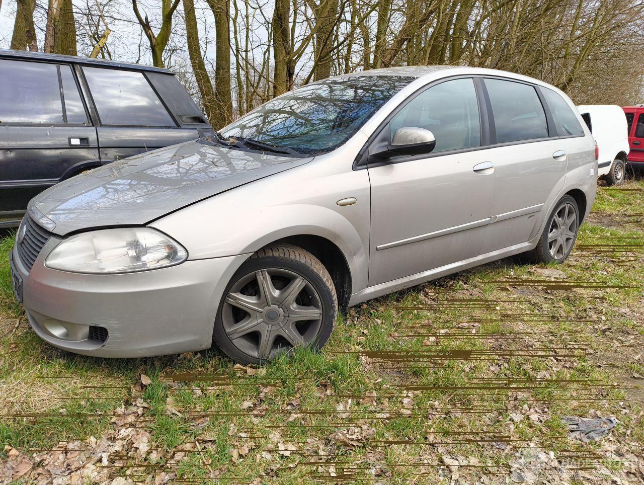 Fiat Croma 2.2-16V Emotion