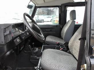 Land Rover Defender 110 picture 21