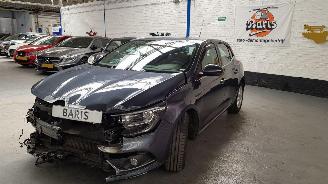 Damaged car Renault Mégane 1.3 TCE 115 16V 4DRS BENZ 1.332CC 85KW 116PK 2018/6