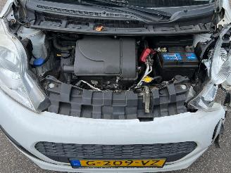 Peugeot 107 1.0 Access picture 10