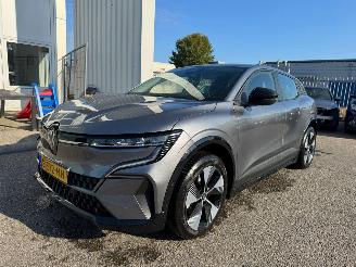 krockskadad bil auto Renault Mégane E-Tech EV60  218 pk Optimum Charge Evolution AUTOMAAT 2023/3