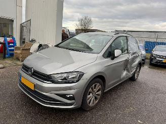 Damaged car Volkswagen Golf Sportsvan 1.5 TSI ACT Comfortline AUTOMAAT 2018/5