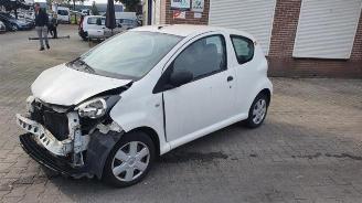Vrakbiler auto Toyota Aygo Aygo (B10), Hatchback, 2005 / 2014 1.0 12V VVT-i 2011/7