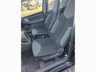 Peugeot 107 107, Hatchback, 2005 / 2014 1.0 12V picture 11