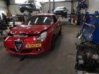 krockskadad bil auto Alfa Romeo Giulietta Giulietta (940), Hatchback, 2010 / 2020 1.4 TB 16V MultiAir 2013/10