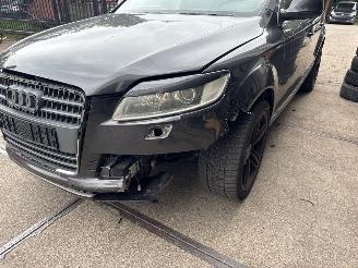 Audi Q7 4.2 FSI V8 picture 3