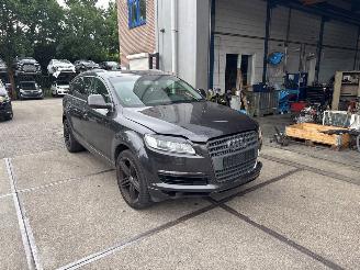 Audi Q7 4.2 FSI V8 picture 2