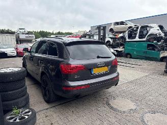 Audi Q7 4.2 FSI V8 picture 6