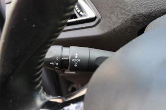 Peugeot 308 308 (L3/L8/LB/LH/LP), Hatchback 5-drs, 2013 / 2021 1.6 BlueHDi 120 picture 21