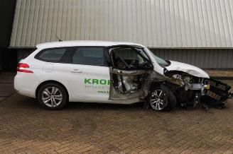 Vrakbiler auto Peugeot 308 308 SW (L4/L9/LC/LJ/LR), Combi 5-drs, 2014 / 2021 1.5 BlueHDi 130 2021/9