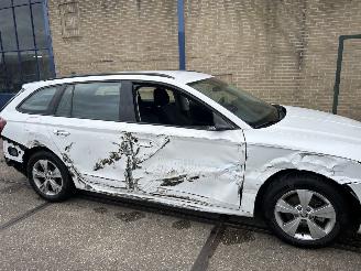 Skoda Octavia 1.0 TSI BUSINESS EDITION picture 5