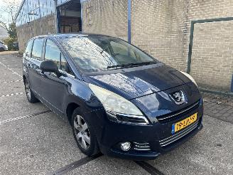 damaged passenger cars Peugeot 5008 1.6 THP ST 7 PERSOONS 2010/4