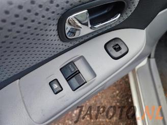 Mazda 323 323 Fastbreak (BJ14), Hatchback, 1998 / 2004 1.6 16V picture 9