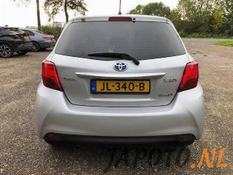 Toyota Yaris Yaris III (P13), Hatchback, 2010 / 2020 1.5 16V Hybrid picture 6