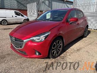 skadebil auto Mazda 2 2 (DJ/DL), Hatchback, 2014 1.5 SkyActiv-G 90 2015/6