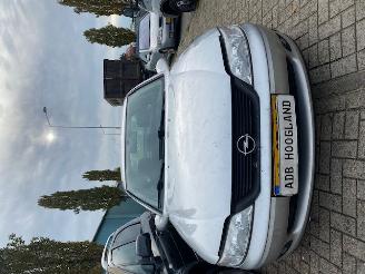 Purkuautot passenger cars Opel Vectra B (36) Sedan 1.6 16V Ecotec (X16XEL) [74kW] 5-BAK 2001/1