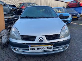 Uttjänta bilar auto Renault Clio II (BB/CB) Hatchback 1.4 16V (K4J-710) [72kW] 5-BAK 2004/1