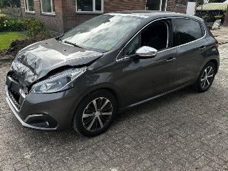 Peugeot 208 1.2 thp allure picture 1