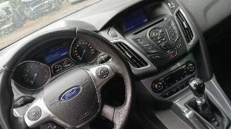 Ford Focus Focus 3 Wagon Combi 1.0 Ti-VCT EcoBoost 12V 125 (M1DA(Euro 5)) [92kW] =
 (02-2012/05-2018) picture 7