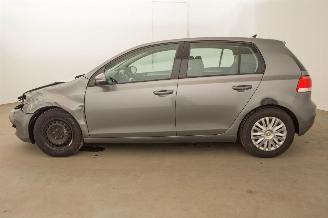 Volkswagen Golf 1.6 TDI Navi picture 36