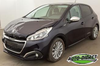 Coche accidentado Peugeot 208 1.2 Airco Navi 2017/10