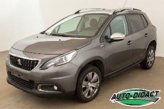 Vaurioauto  passenger cars Peugeot 2008 1.2 Access Airco 2018/5