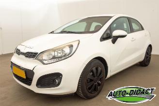 damaged passenger cars Kia Rio 1.2 CVVT Clima Motorschade Super Pack 2011/9