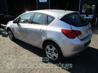 Opel Astra Astra J (PC6/PD6/PE6/PF6) Hatchback 5-drs 1.4 Turbo 16V (A14NET(Euro 5=
)) [88kW]  (10-2010/10-2015) picture 4