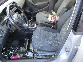 Volkswagen Polo Polo V (6R) Hatchback 1.2 12V BlueMotion Technology (CGPA(Euro 5)) [51=
kW]  (06-2009/05-2014) picture 10