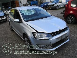 Volkswagen Polo Polo V (6R) Hatchback 1.2 12V BlueMotion Technology (CGPA(Euro 5)) [51=
kW]  (06-2009/05-2014) picture 2
