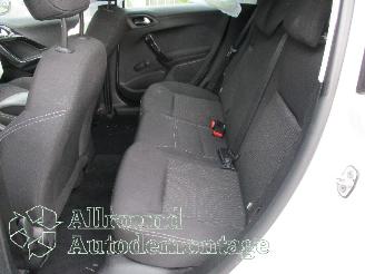 Peugeot 208 208 I (CA/CC/CK/CL) Hatchback 1.2 Vti 12V PureTech 82 (EB2F(HMZ)) [60k=
W]  (03-2012/12-2019) picture 12