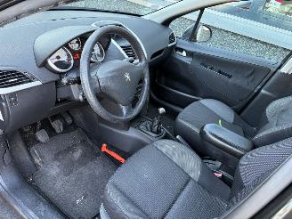 Peugeot 207 1.4 VTI Style picture 11