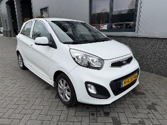 Voiture accidenté Kia Picanto 1.0 CVVT ISG Plus Pack 2013/5