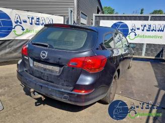 Vrakbiler auto Opel Astra Astra J Sports Tourer (PD8/PE8/PF8), Combi, 2010 / 2015 1.4 Turbo 16V 2012/3