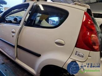 Peugeot 107 107, Hatchback, 2005 / 2014 1.0 12V picture 6