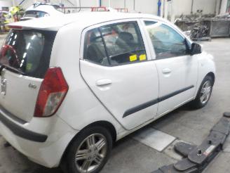 Hyundai I-10 i10 Hatchback 1.1i 12V (G4HG) [49kW]  (01-2008/03-2011) picture 3