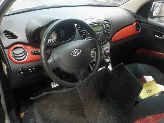 Hyundai I-10 i10 Hatchback 1.1i 12V (G4HG) [49kW]  (01-2008/03-2011) picture 5