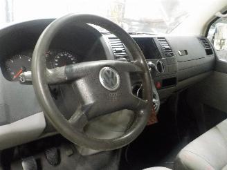 Volkswagen Transporter Transporter T5 Van 2.5 TDi (AXD) [96kW]  (04-2003/11-2009) picture 5
