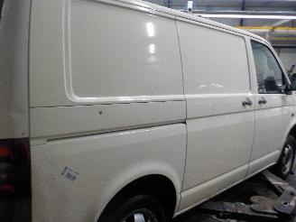 Volkswagen Transporter Transporter T5 Van 2.5 TDi (AXD) [96kW]  (04-2003/11-2009) picture 3