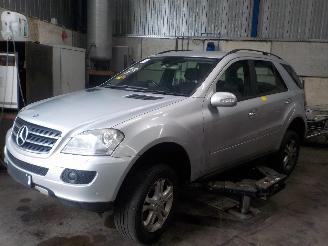 Mercedes ML ML II (164/4JG) SUV 3.0 ML-280 CDI V6 24V (OM642.940) [140kW]  (07-200=
5/07-2009) picture 1