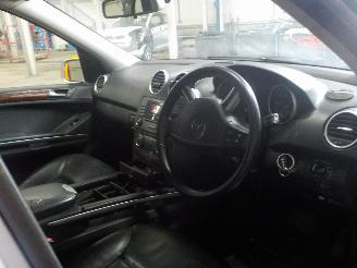 Mercedes ML ML II (164/4JG) SUV 3.0 ML-280 CDI V6 24V (OM642.940) [140kW]  (07-200=
5/07-2009) picture 5