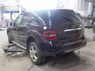 Mercedes ML ML II (164/4JG) SUV 4.0 ML-420 CDI 4-Matic V8 32V (OM629.912) [225kW] =
 (02-2006/09-2009) picture 4
