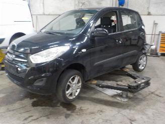 Coche siniestrado Hyundai I-10 i10 (F5) Hatchback 1.1i 12V (G4HG5) [51kW]  (04-2011/12-2013) 2011