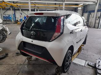 Toyota Aygo Aygo (B40) Hatchback 1.0 12V VVT-i (1KR-FE) [51kW]  (05-2014/06-2018) picture 3
